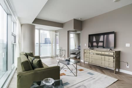 5708 - Billion Condo with CN Tower View