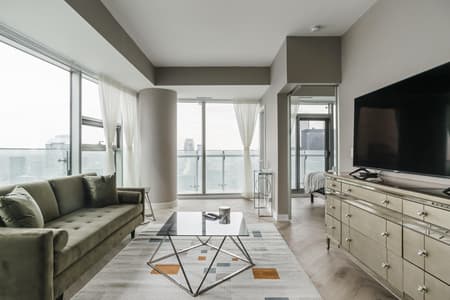 5708 - Billion Condo with CN Tower View