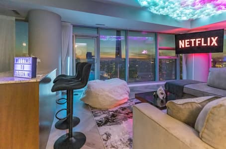 5903 - Luxe 3BR Condo CN Tower W/Parking