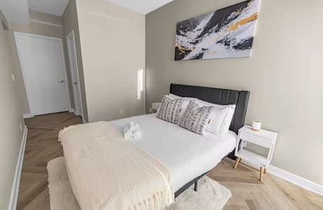 5903 - Luxe 3BR Condo CN Tower W/Parking