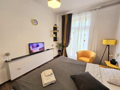 S2 Sunshine apartment with Balcony