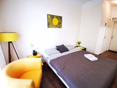 S2 Sunshine apartment with Balcony