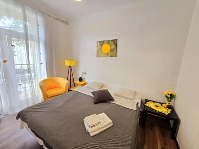 S2 Sunshine apartment with Balcony