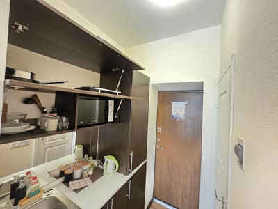 S6 Orange studio apartment