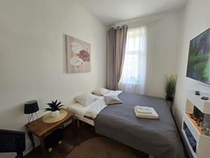 S8 Small studio apartment