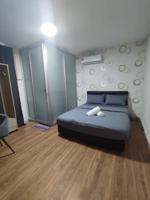 Private Room En-Suite Bathroom