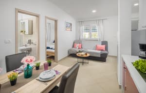 Holiday Home 2