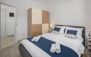 Holiday Home 2
