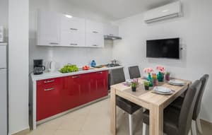 Holiday Home 2