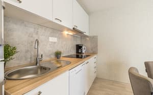 Mobile Home [4]