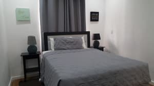 R4-Classic Single Queen Room
