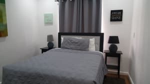 R4-Classic Single Queen Room