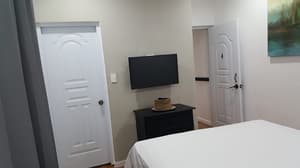 R6-Classic Single Queen Room