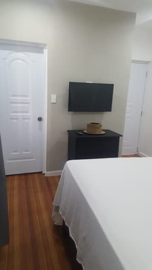 R6-Classic Single Queen Room