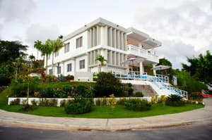 R14- Comfort Triple Room 1QB -1TB-Pool View