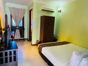 101 TUAH DELUXE QUEEN SERAMBI