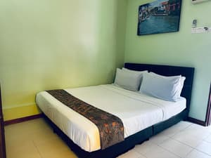 101 TUAH DELUXE QUEEN SERAMBI