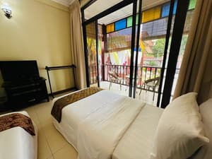 109 LI PO DELUXE TWIN BALCONY