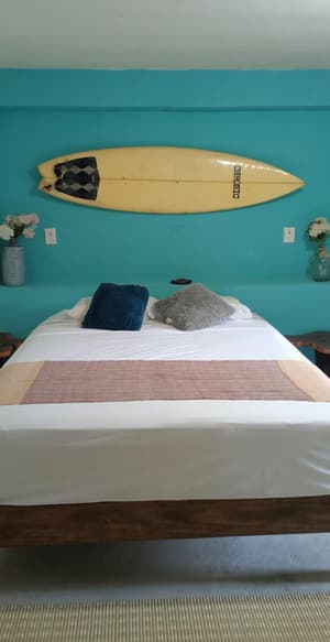 Pez · Habitación privada con baño, cerca playa la punta Brisas de Zicatela