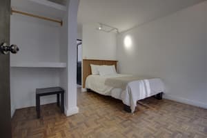 Punto E -  Suite de 2 habitaciones,  2 camas matrimoniales, planta baja. 4 personas