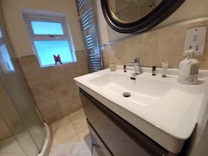 The Diamond En-suite Super King Room 4 Hertfordshire