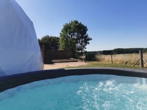 5 Star Dome Hottub Firepit BBQ