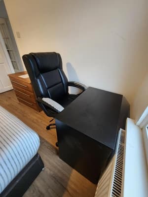 The Oaks - Room 1