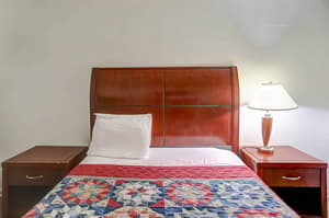 500 - Hotel Room Small