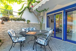 Familyapartment on groungfloor with seperate rooms, kitchen and veranda