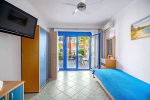 Familyapartment on groungfloor with seperate rooms, kitchen and veranda