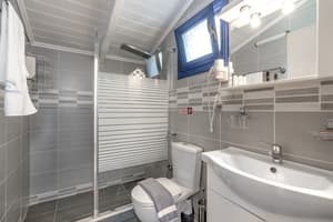 Luxurysouite with 2 seperate rooms, kitchen and seaview