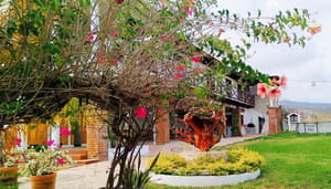 Casa Bugambilia