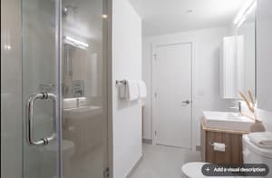 2Bdr+ Den, 4-Bed, CN Tower View with parking