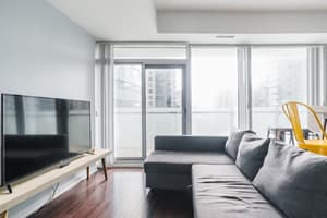 2-BDR, 3-Beds, 1 bath, Across Scotiabank Arena