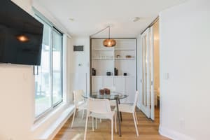 2-Bdr, 3 Beds, 2 Bath by Scotiabank Arena, with Parking