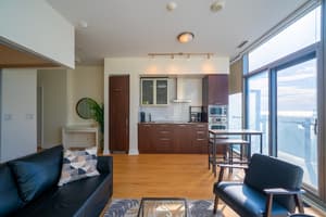 1-bdr 1-bath with CN tower view across Scotiabank Arena