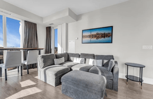 Luxe 3BR Condo CN Tower W/Parking