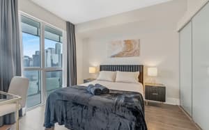 Bright Downtown Toronto Condo with Balcony
