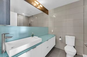 Grand 2-bedroom with views of the CN Tower