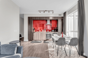Luxe 3BR Condo CN Tower W/Parking