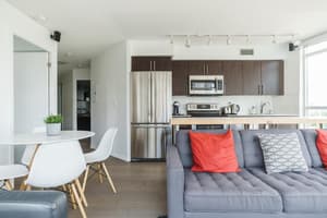 3 Bedroom Luxury City Views with parking