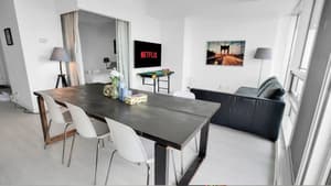 Penthouse Sunset Skyline 3BDR Condo with Parking