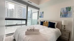 Luxury 3BR/2BA High‑Rise Suite