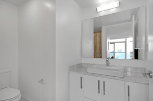 Great 2bdr+sofabed downtown Condo
