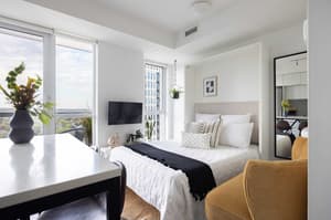 Family 3BR 2Bath Bay St Downtown