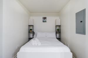 Family 3BR 2Bath Bay St Downtown