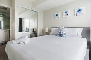 Family 3BR 2Bath Bay St Downtown
