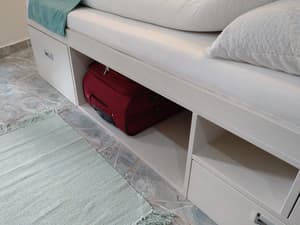 Kertre néző franciaágyas apartman