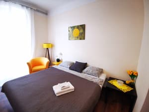 S2 Sunshine apartment with Balcony