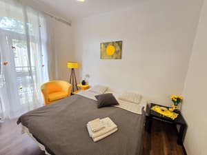 S2 Sunshine apartment with Balcony